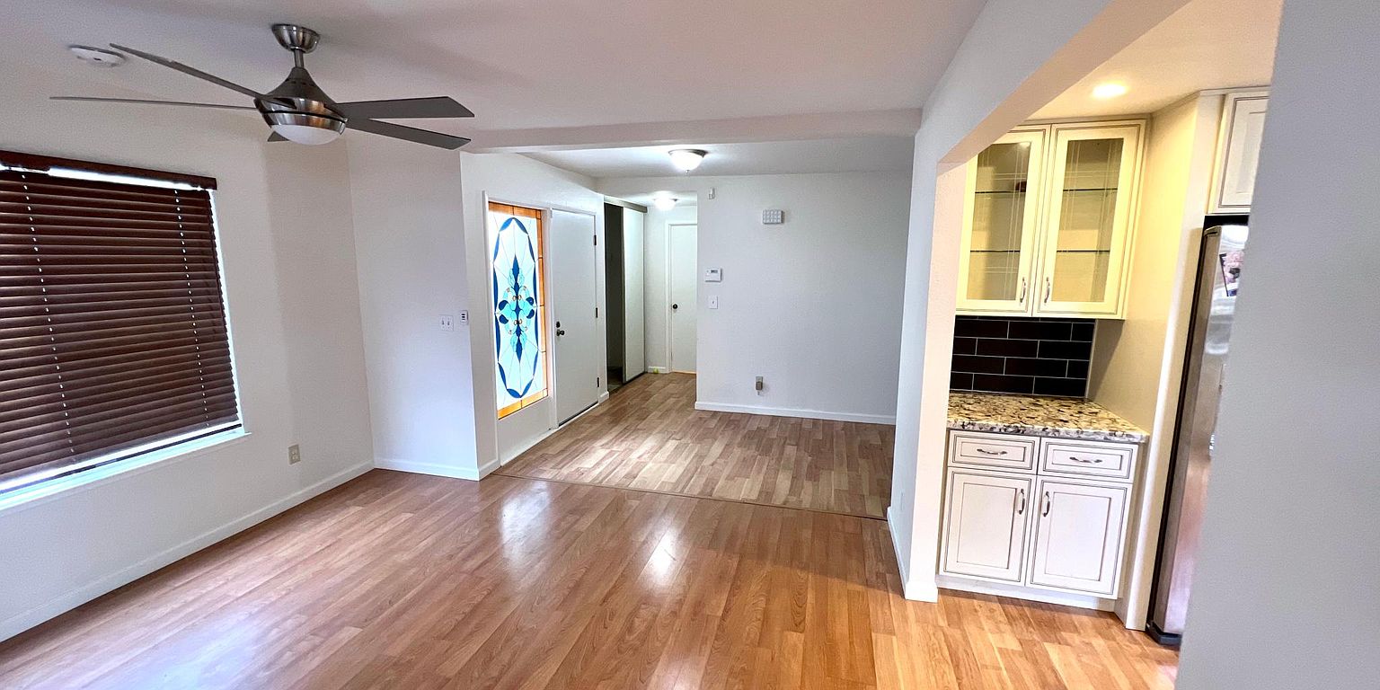 100 Edgewater Pl photo 5