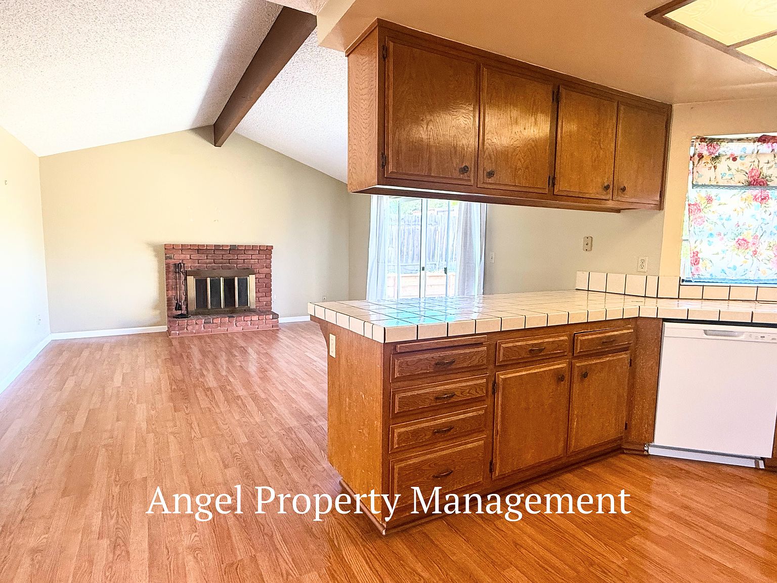 2208 Begonia Ct