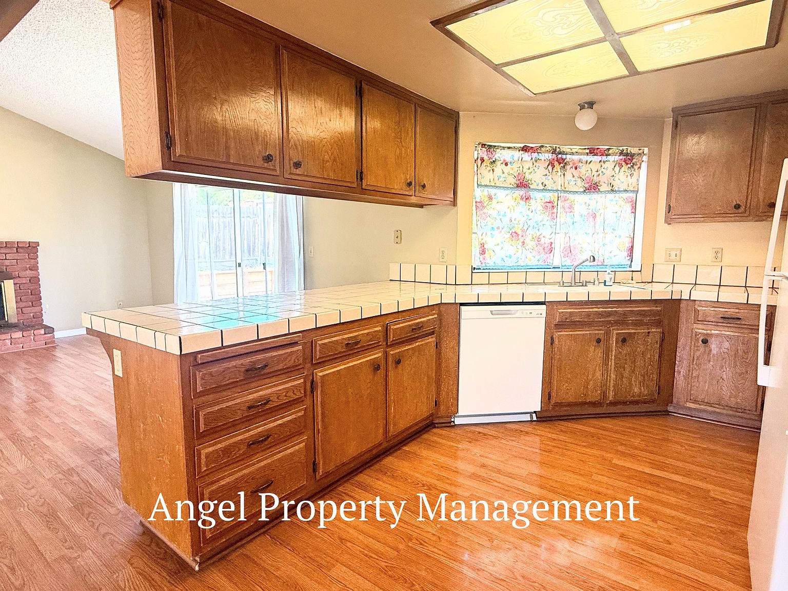 2208 Begonia Ct photo 3