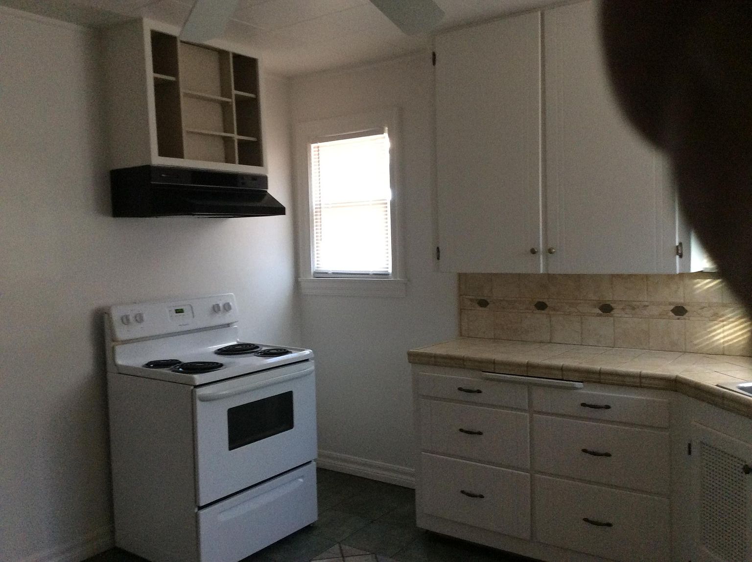 198 Marys Ave photo 4