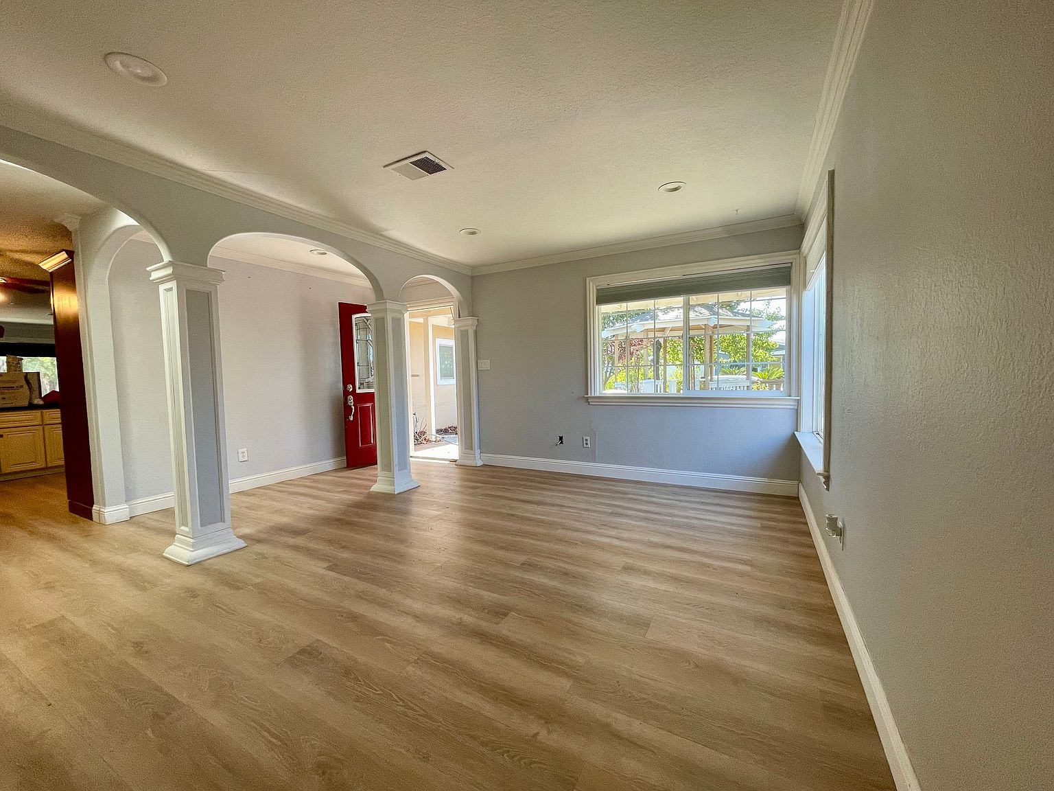 259 Anchor Dr photo 3