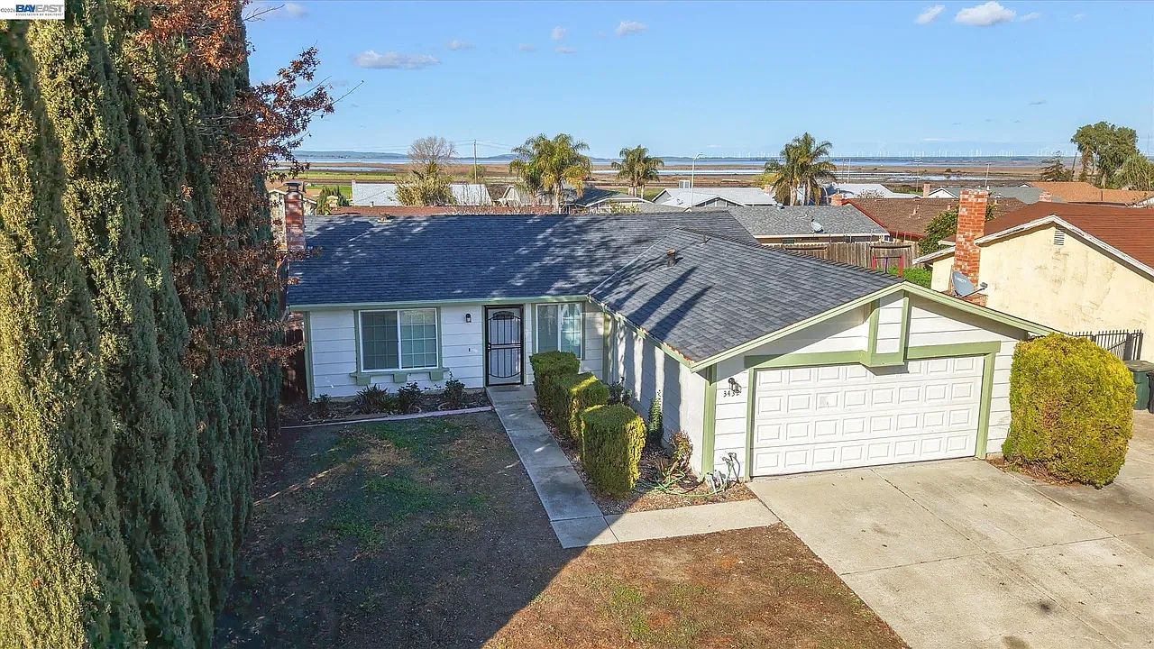 3432 Danielle Pl photo 2