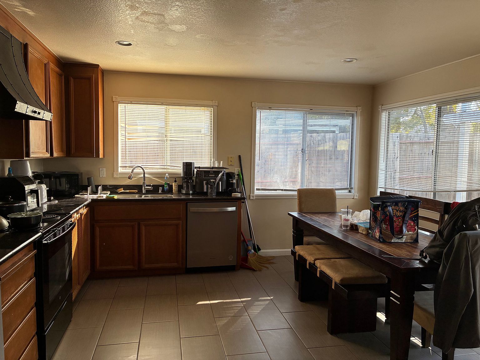 479 Kim St photo 3