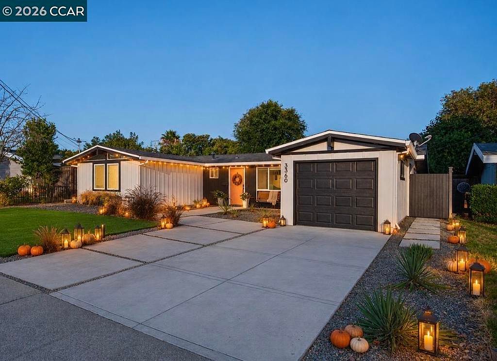 3360 Esperanza Dr photo 3