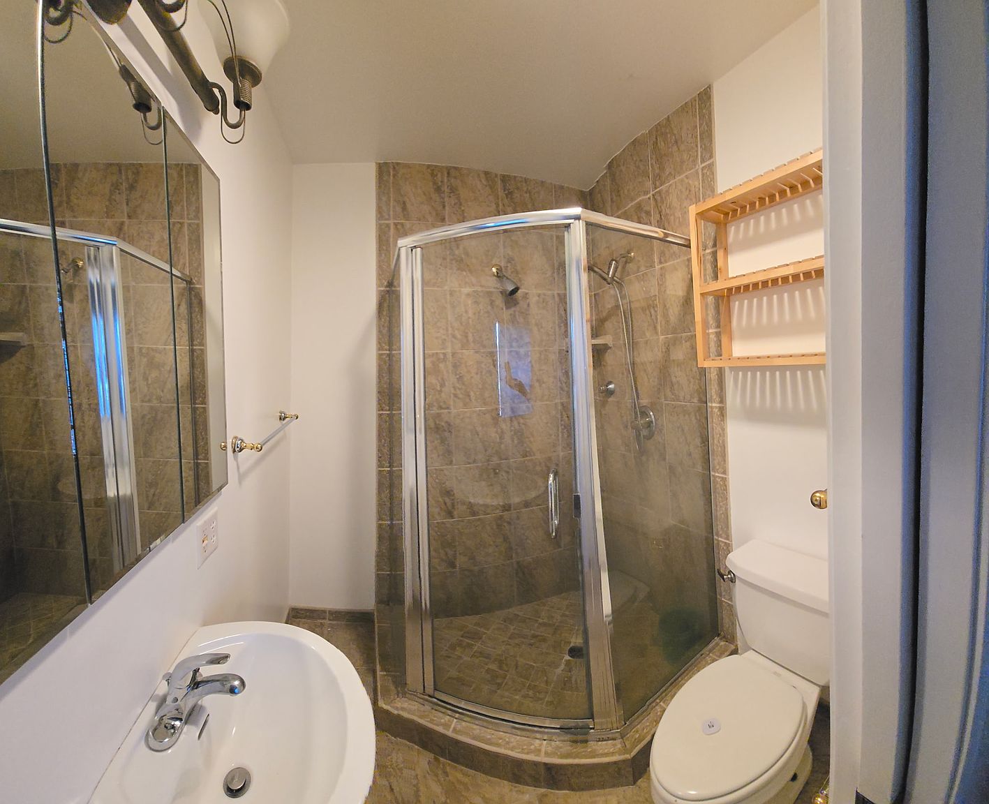 2090 Esperanza Dr photo 4