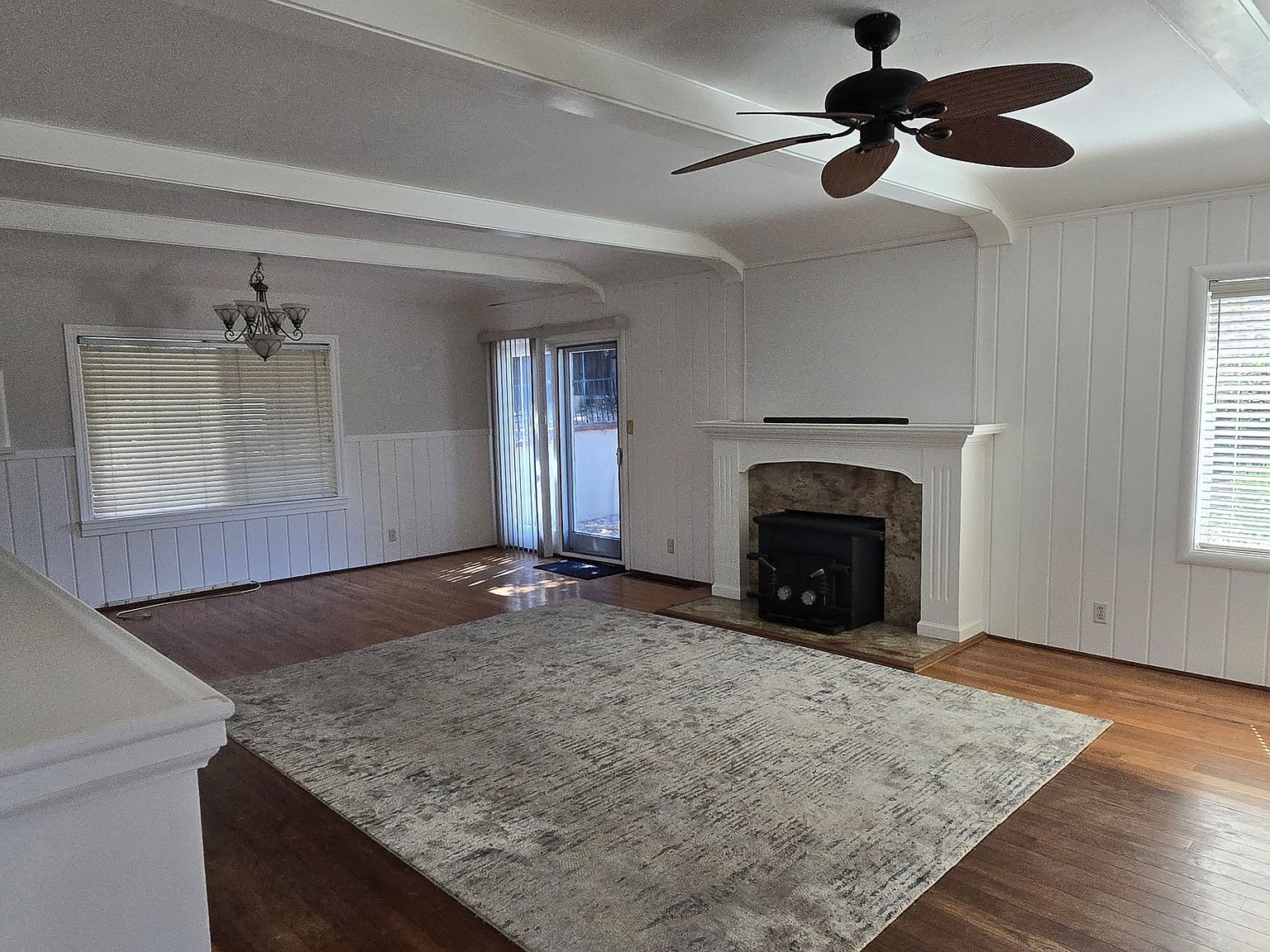 2090 Esperanza Dr photo 5