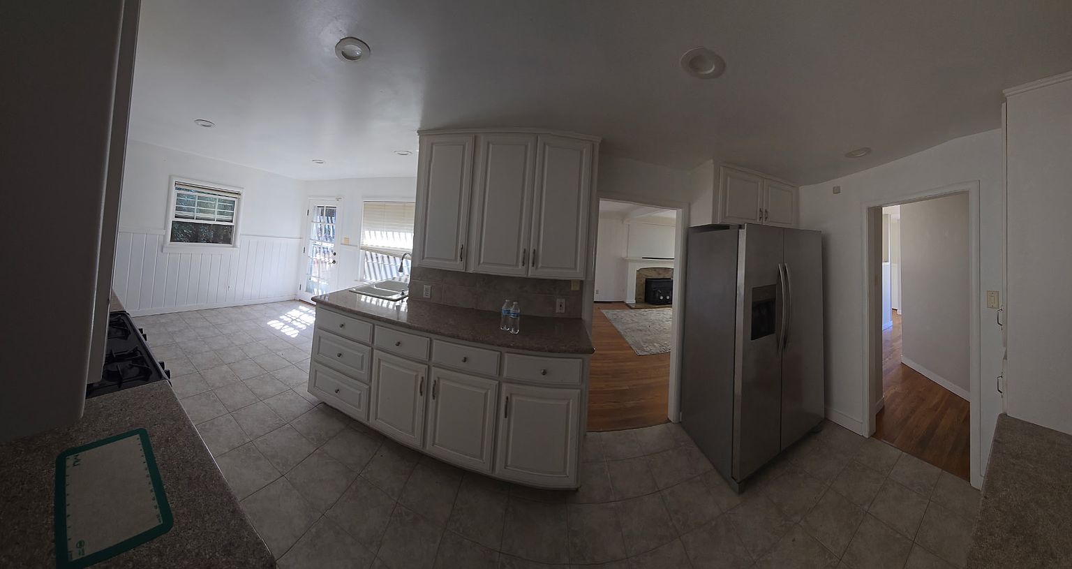 2090 Esperanza Dr photo 2