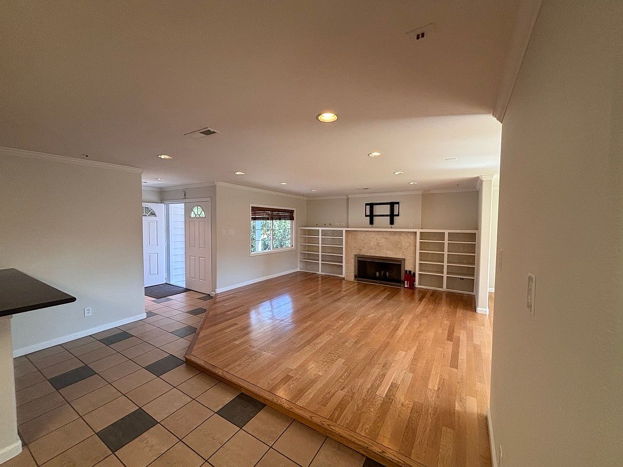 1637 Garnet Ln photo 4