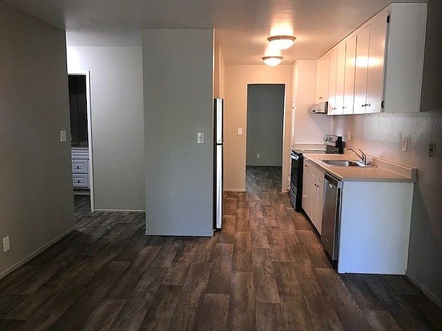 1641 6th St photo 3