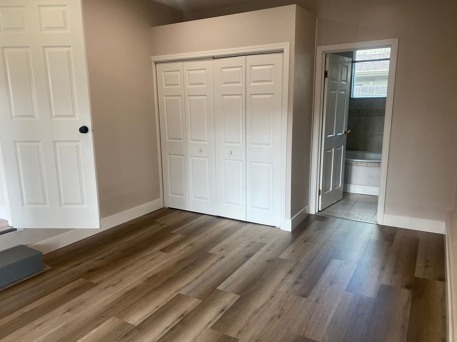 2867 Sinclair Ave photo 5