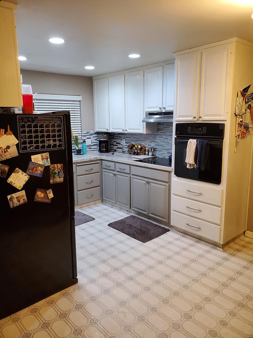 1579 Laverne Way photo 4