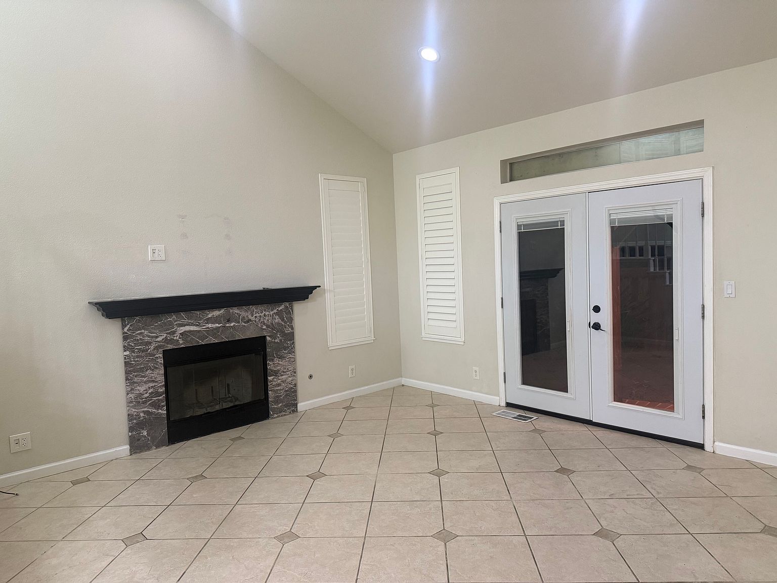 207 Round House Pl photo 4