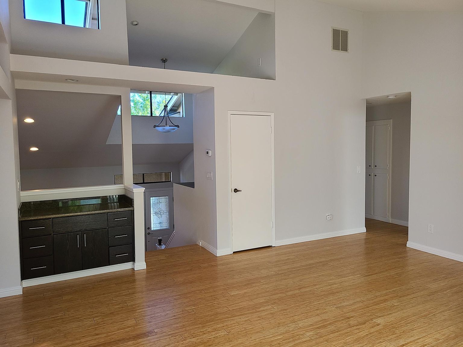 1167 Discovery Way photo 4