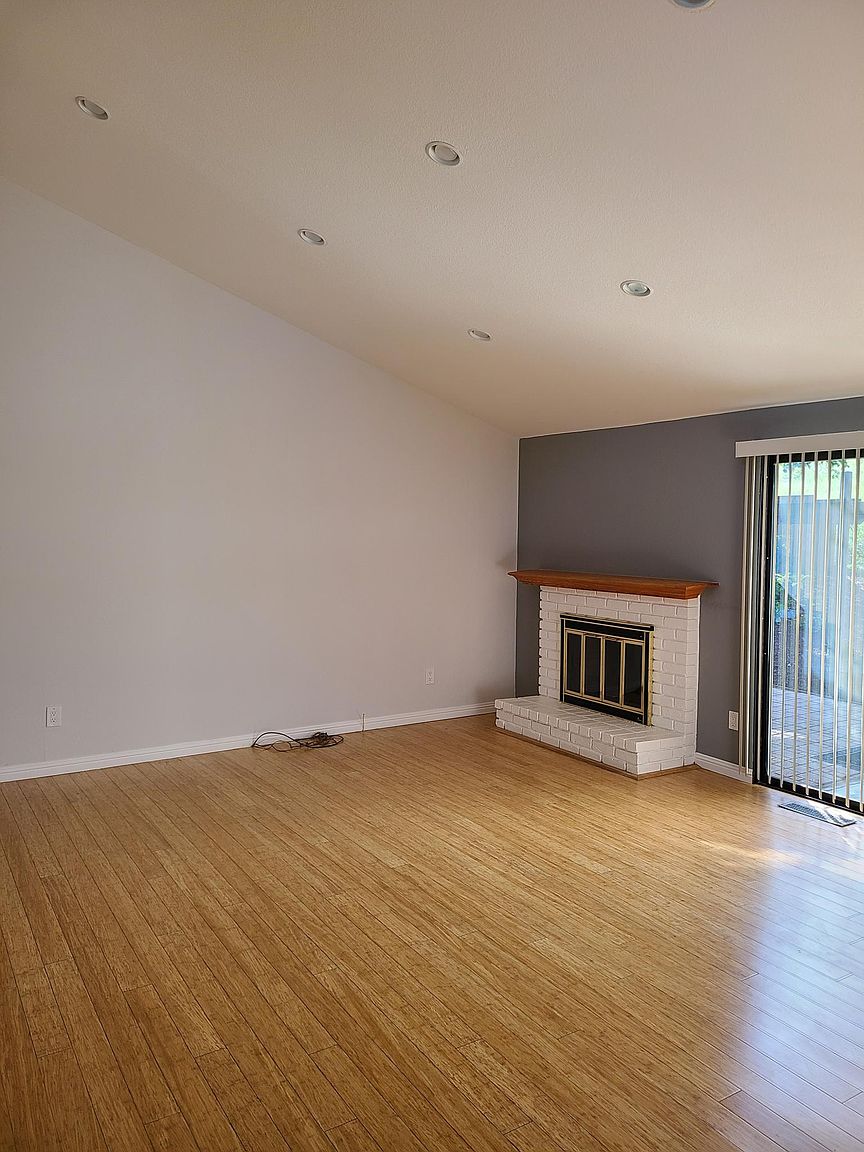1167 Discovery Way photo 5