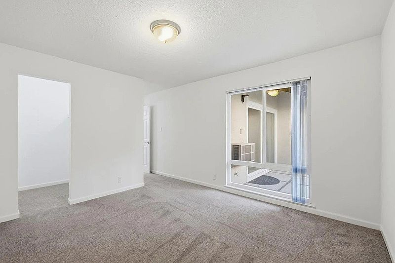 1660 Laguna St photo 3