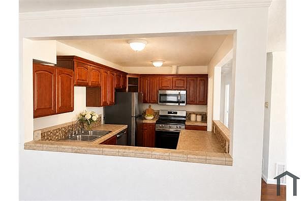 1970 Sunshine Dr photo 3