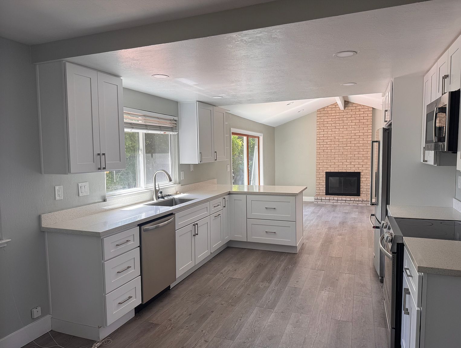 925 San Simeon Dr photo 3