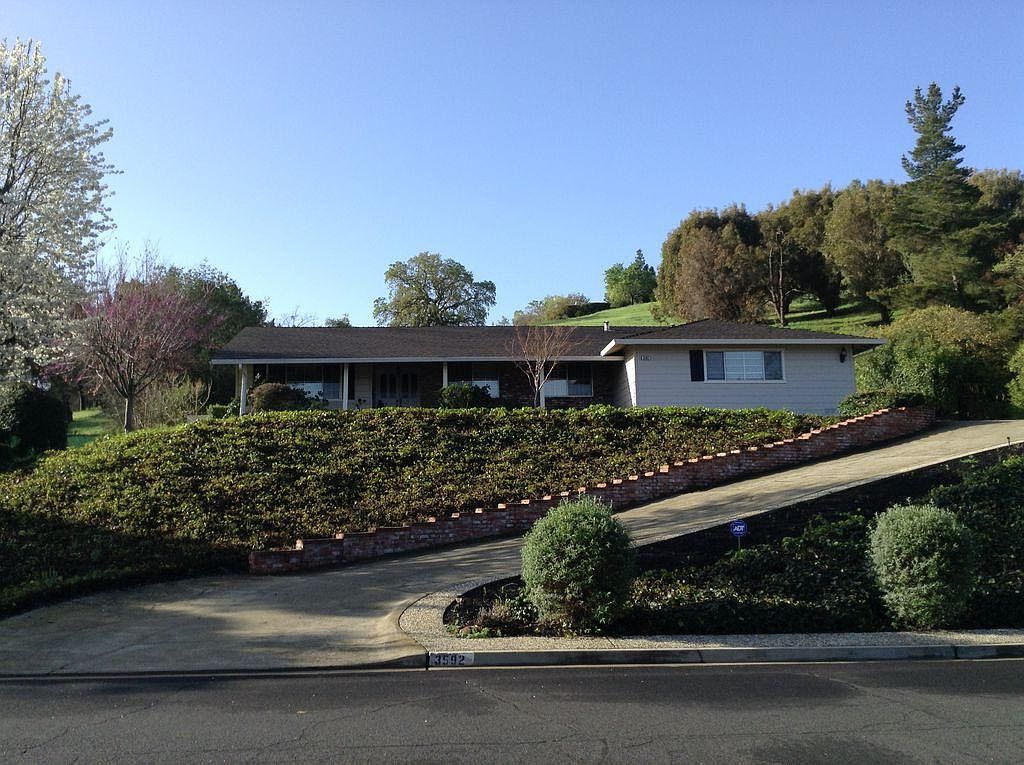 3592 Liscome Way photo 4