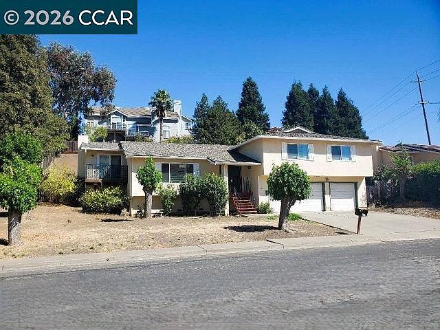 708 Court Ln photo 3
