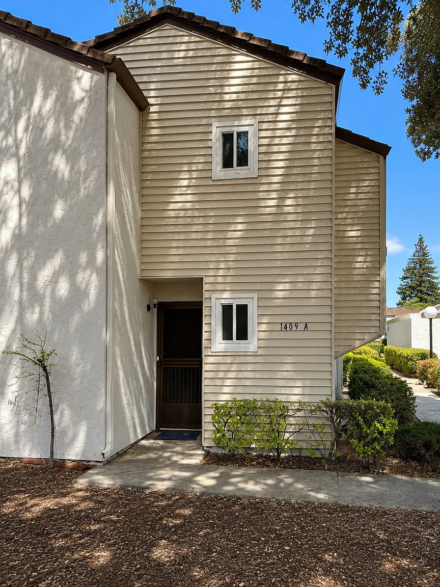 1409 Bel Air Dr photo 3