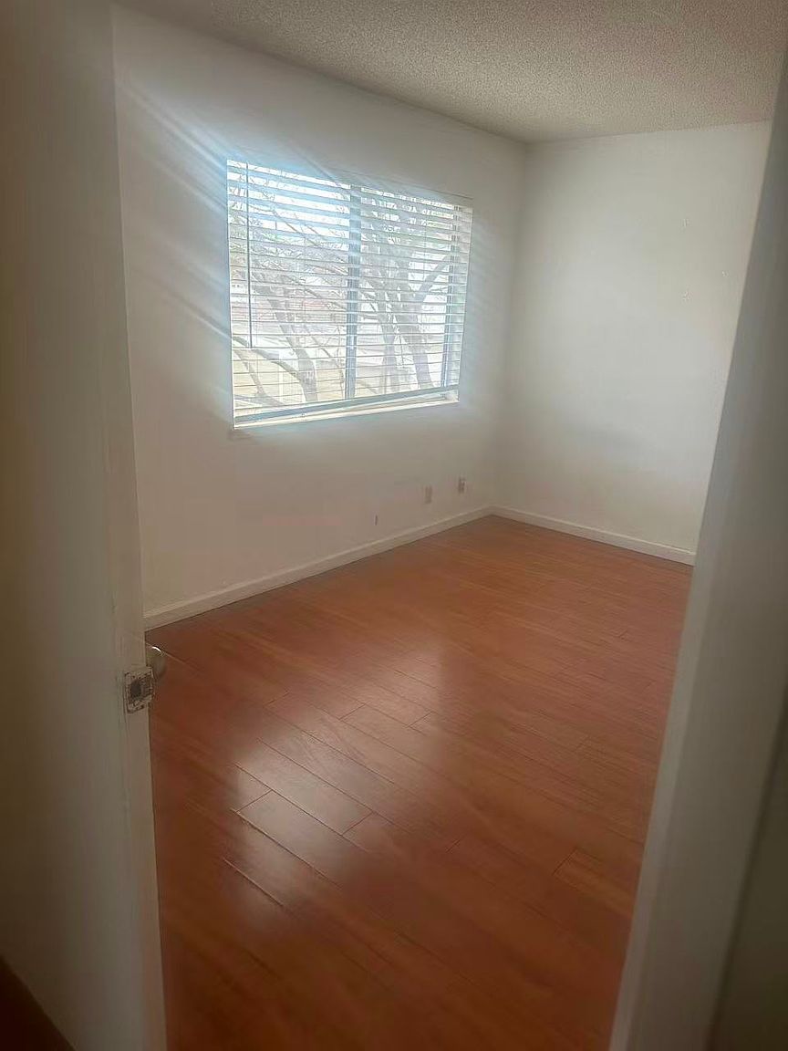 4802 Eagle Way photo 2