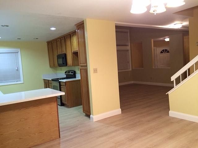 5220 Pebble Glen Dr photo 4