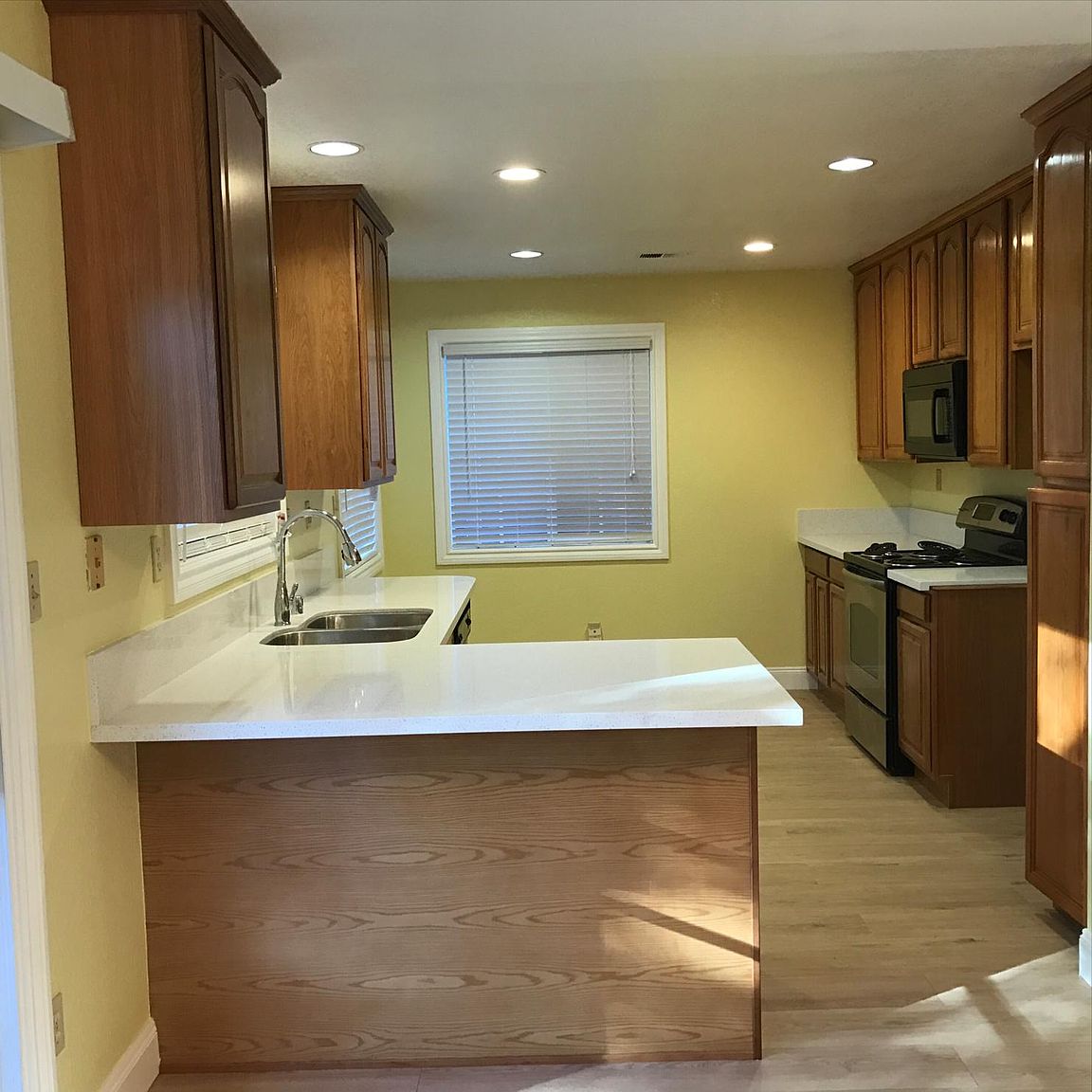 5220 Pebble Glen Dr photo 2