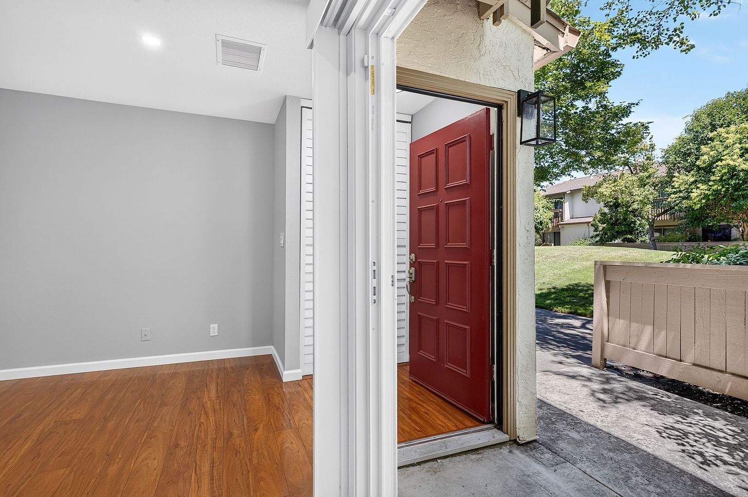 Move-in Ready 2br/2.5ba In Desirable Sunset Park – Minutes To Downtown Walnut Creek! photo 5