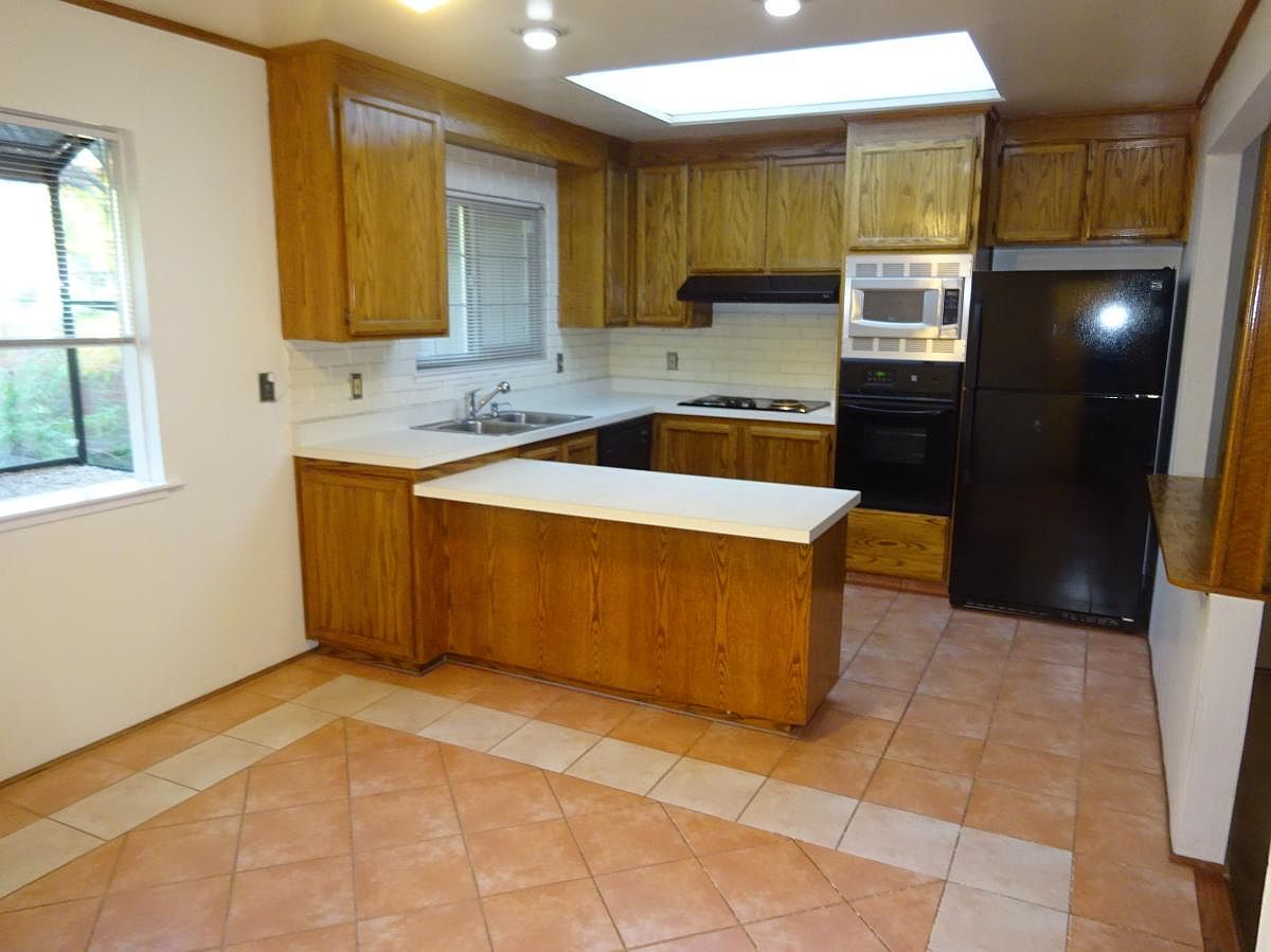 1363 Terrebonne Dr photo 3