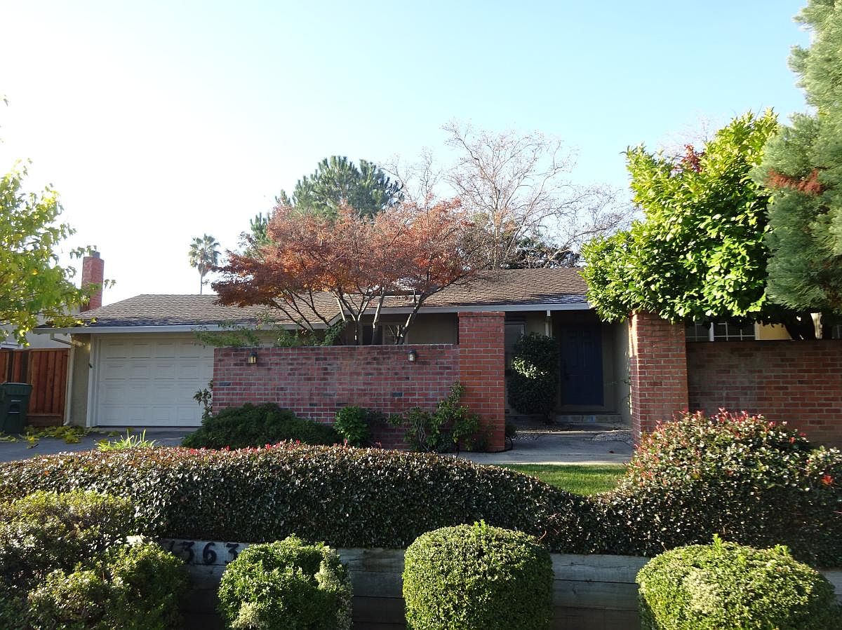 1363 Terrebonne Dr photo 2