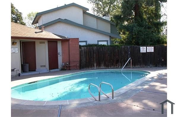 1092 Mohr Ln photo 2