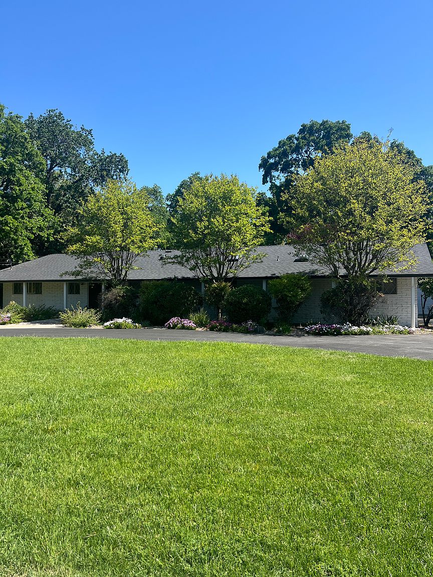 930 Lee Ln photo 2