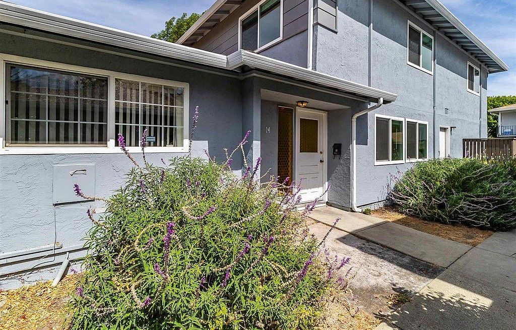 1064 Mohr Ln photo 2