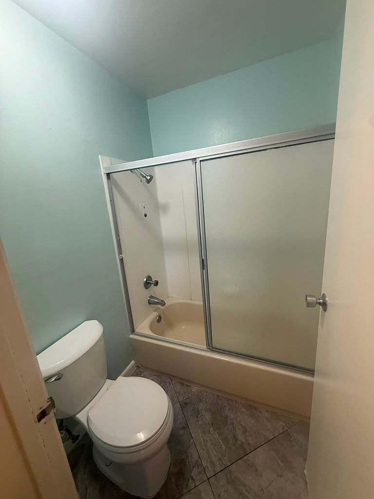 1039 Mohr Ln photo 2