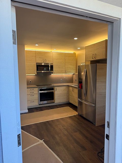 425 Roberta Ave photo 4