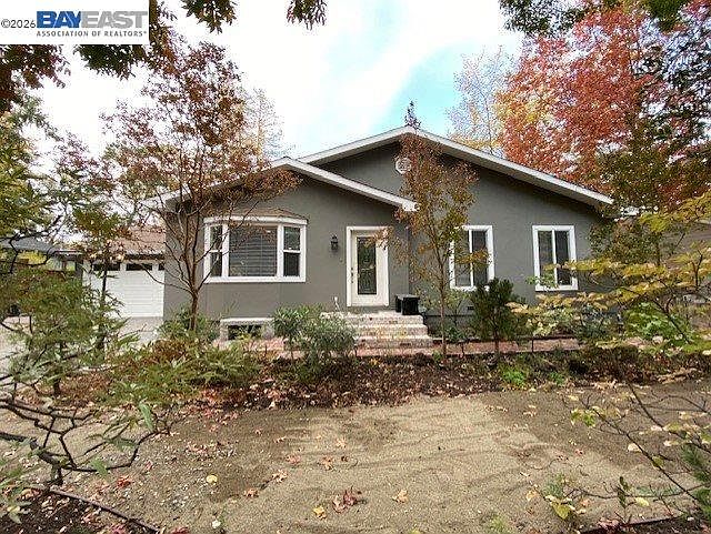 105 Roberta Ave photo 4