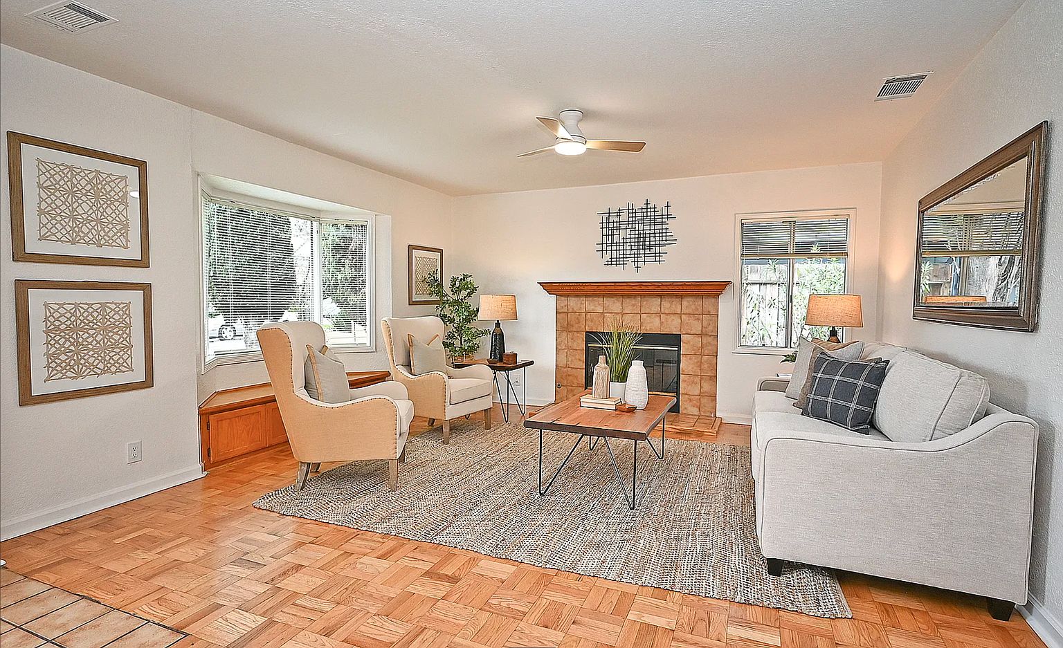 312 Gloria Dr photo 3