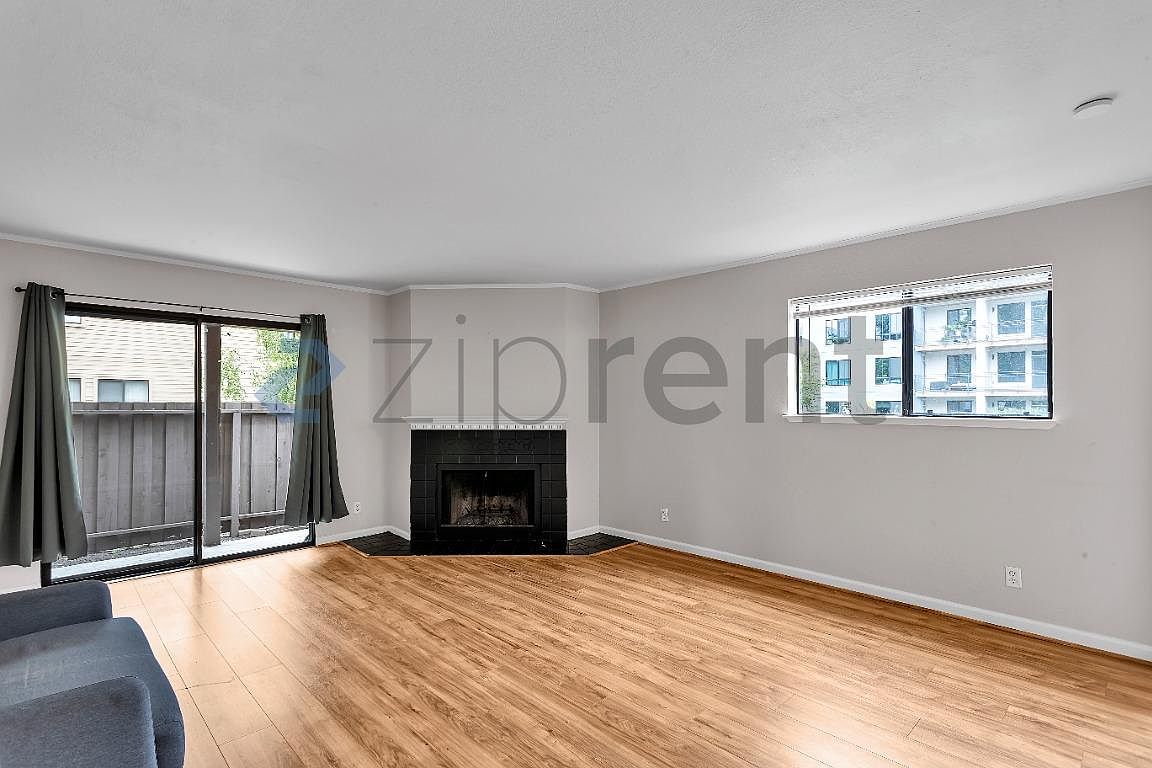 99 Cleaveland Rd photo 3
