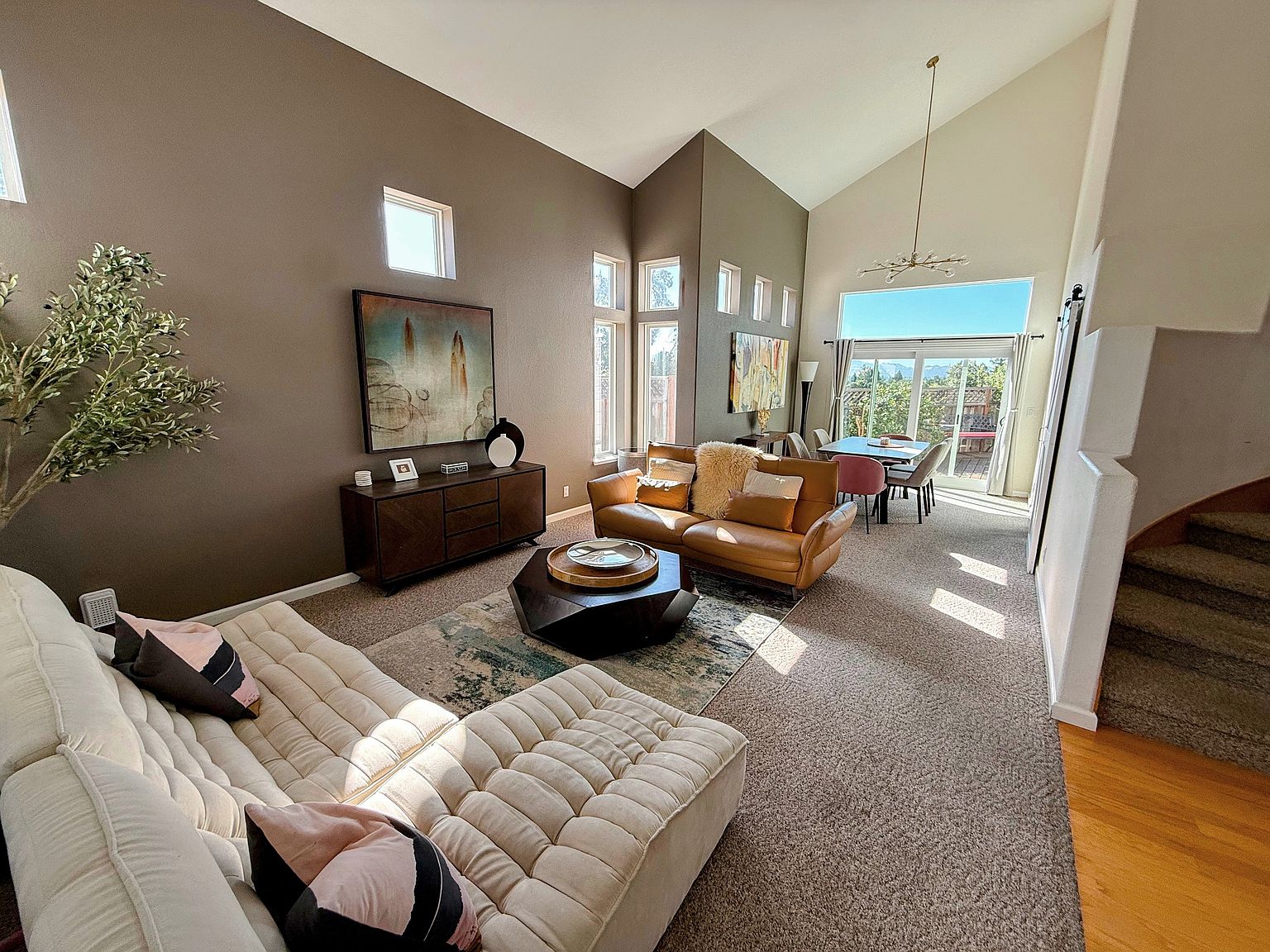298 Mercury Way photo 3
