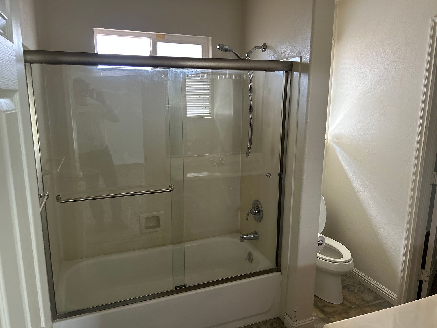 124 Maxine Dr photo 2
