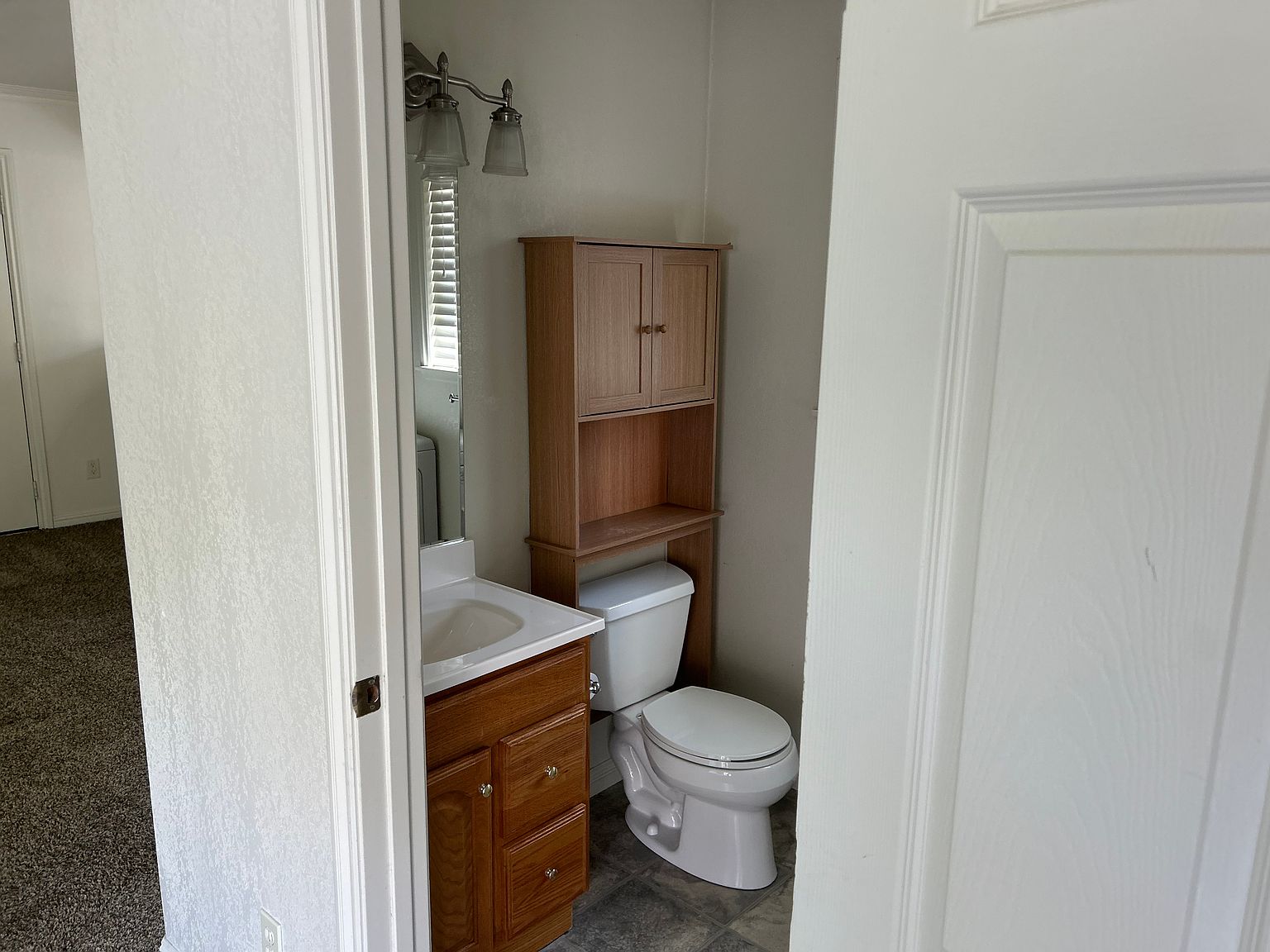 124 Maxine Dr photo 3