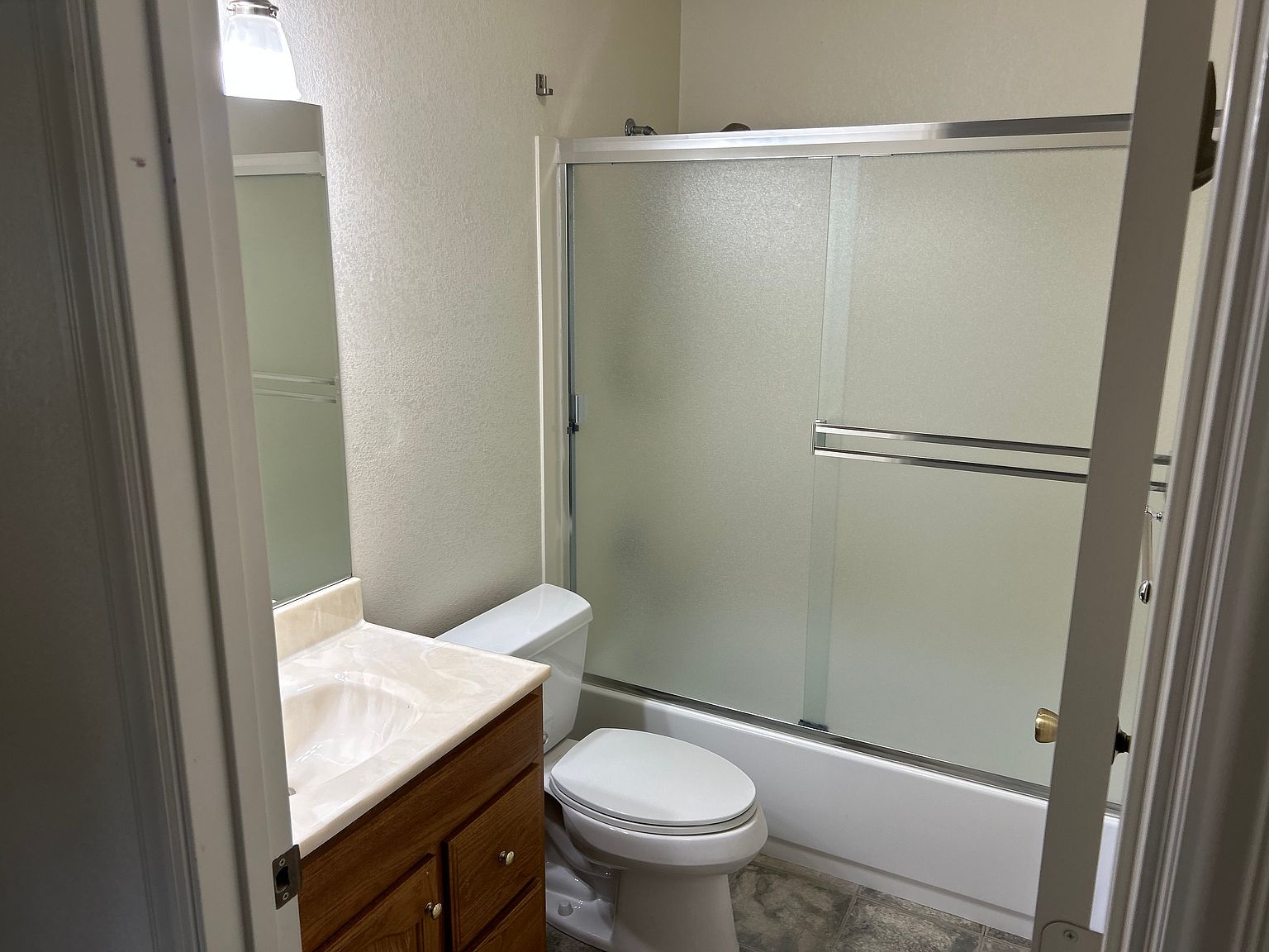 124 Maxine Dr photo 4