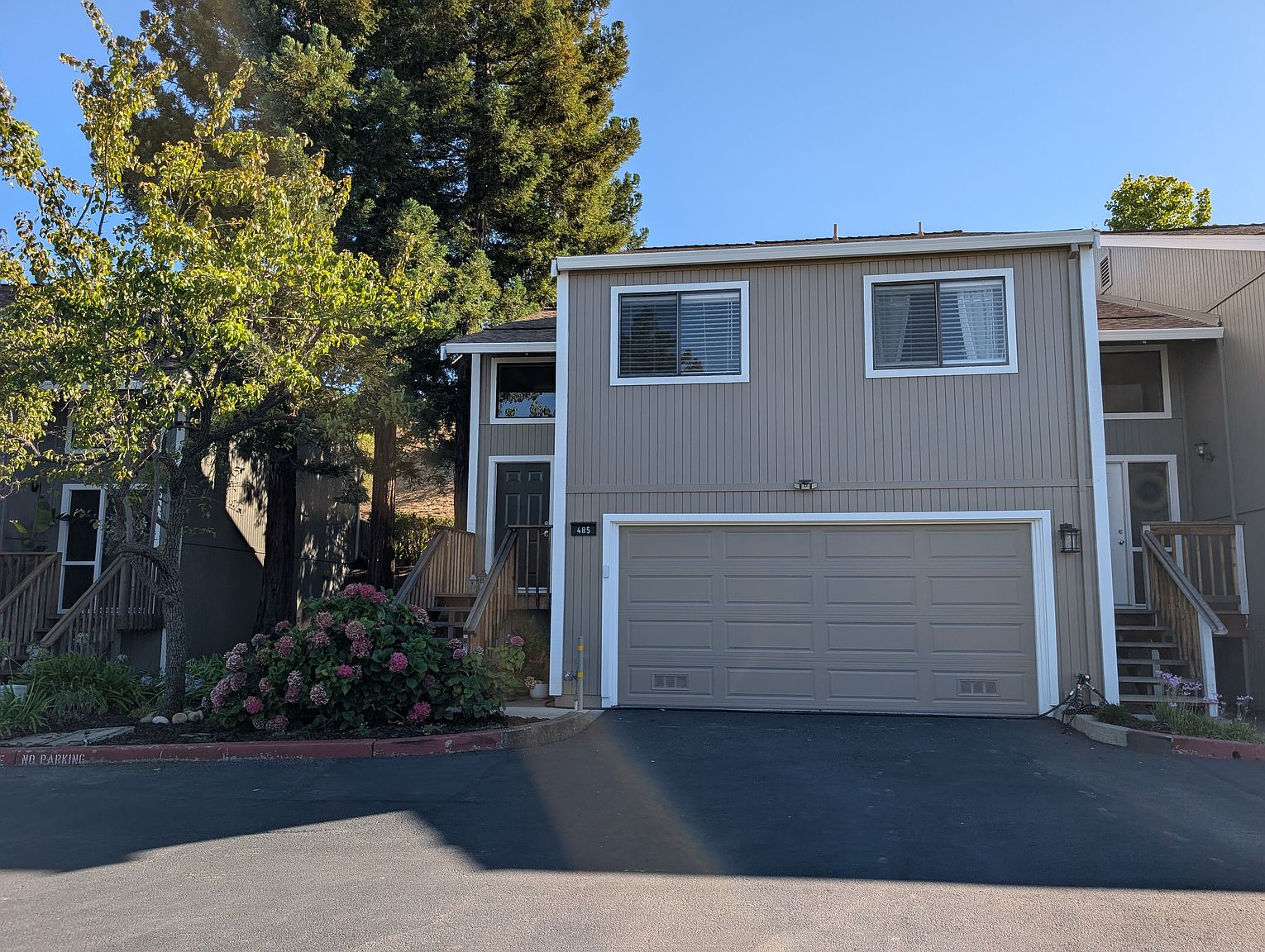 485 Camelback Rd photo 2