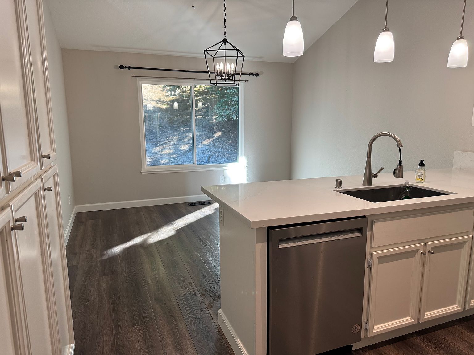 126 Southwind Dr photo 3