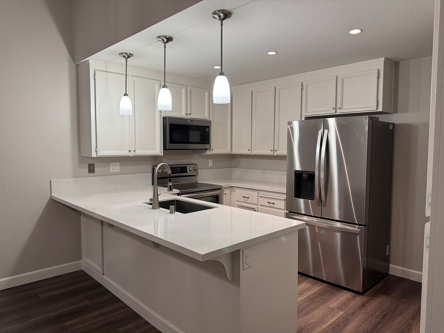 126 Southwind Dr photo 4