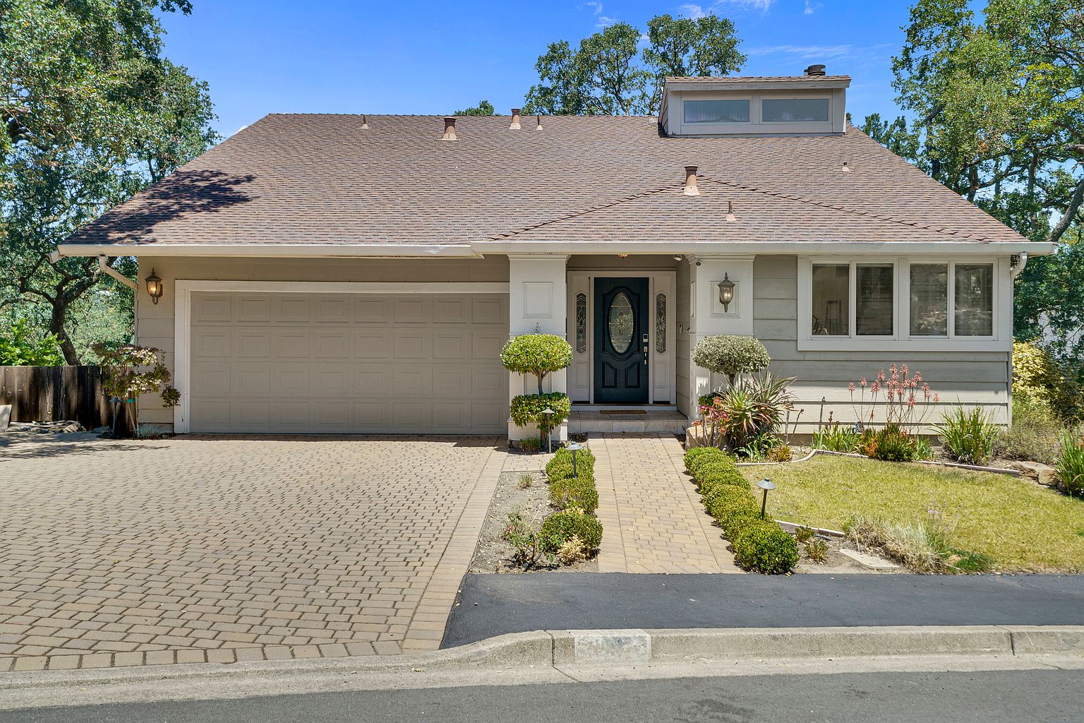 10 Saint Louis Ln photo 3
