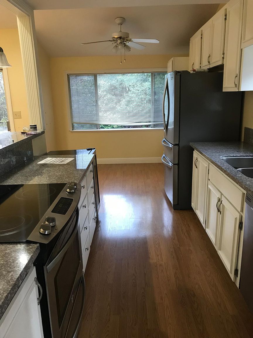2025 Spring Lake Dr photo 2