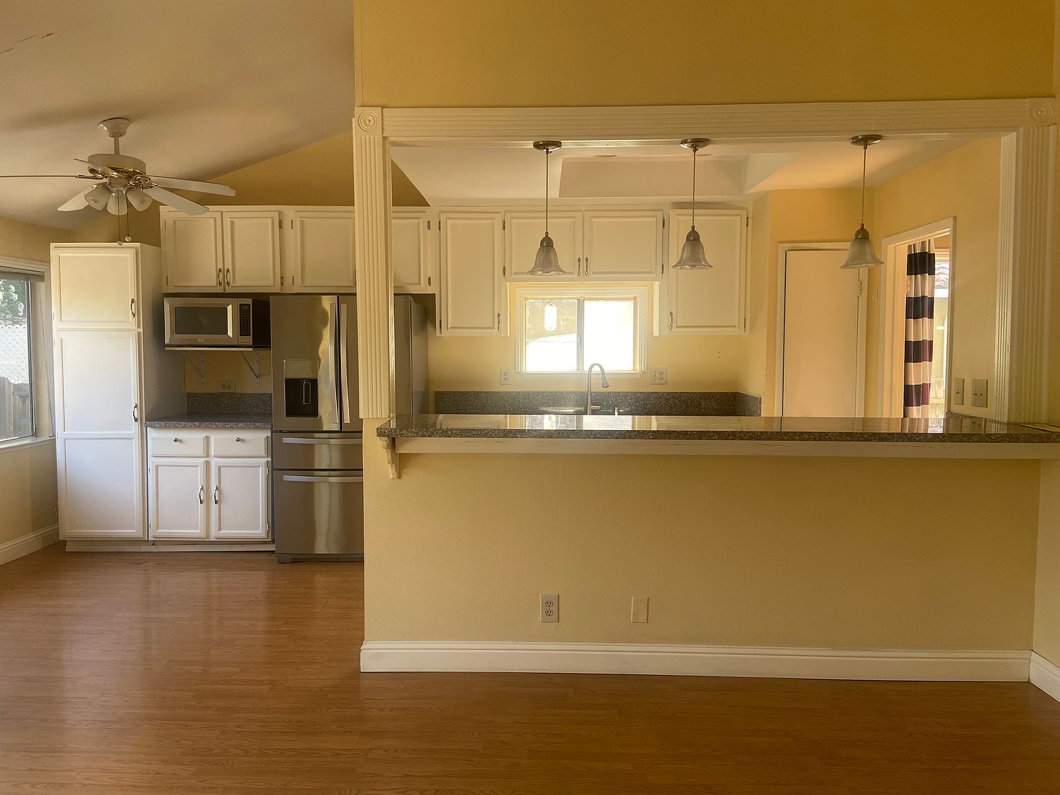 2025 Spring Lake Dr photo 4