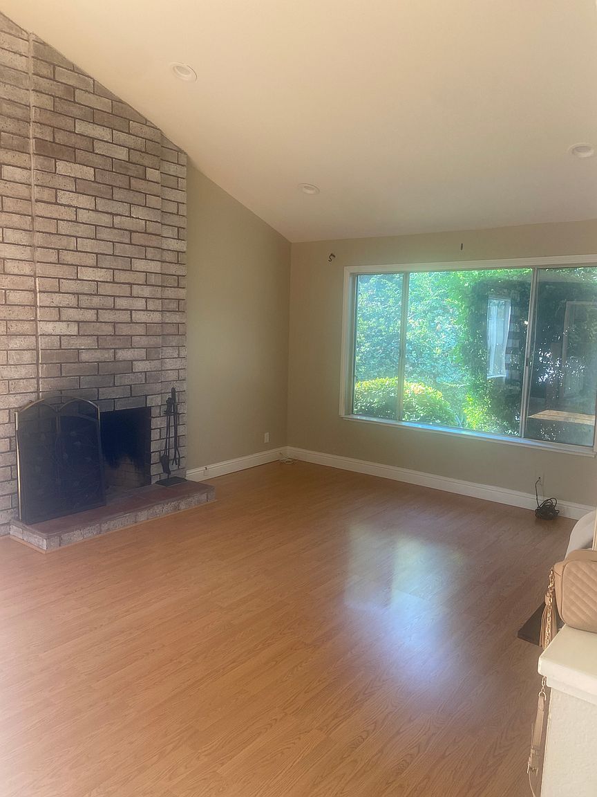 2025 Spring Lake Dr photo 3
