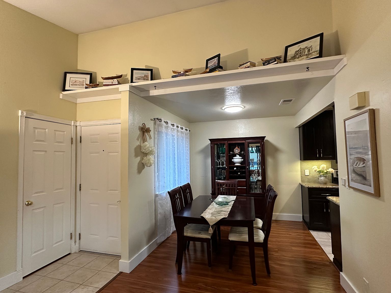 1375 Hull Ln photo 3
